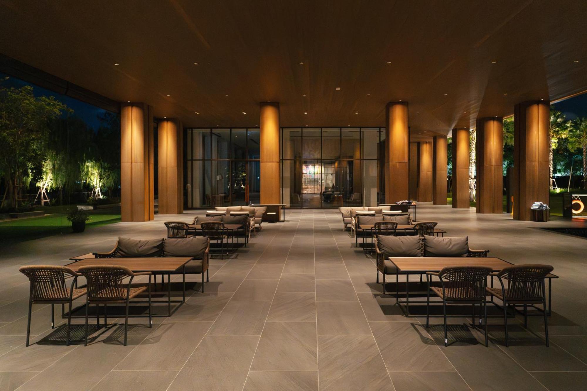 Courtyard By Marriott Bangkok Suvarnabhumi Airport Exterior foto