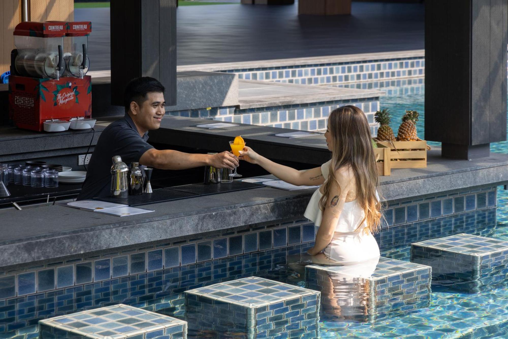 Courtyard By Marriott Bangkok Suvarnabhumi Airport Exterior foto