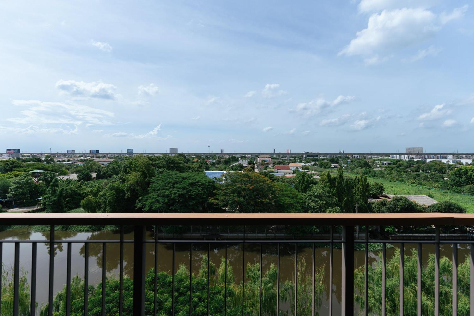 Courtyard By Marriott Bangkok Suvarnabhumi Airport Exterior foto